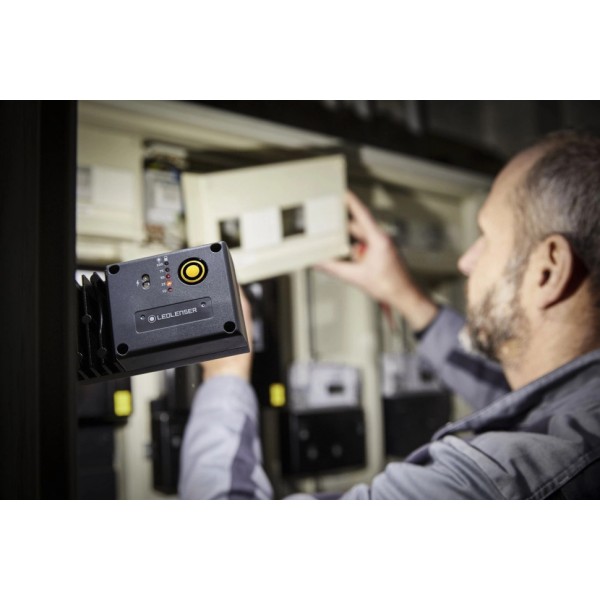 Ліхтар-прожектор LedLenser IF3R