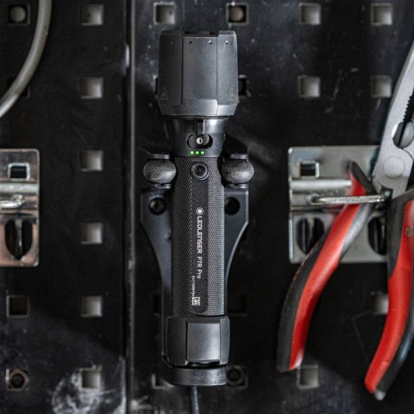 Ліхтарик Ledlenser P7R Pro